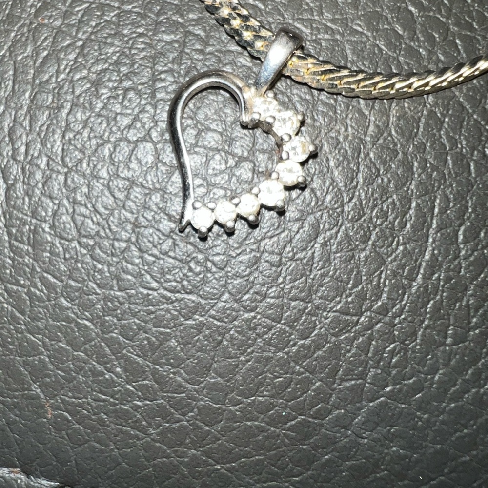 Elegant Sterling Silver Heart Pendant w dimonds Necklace
